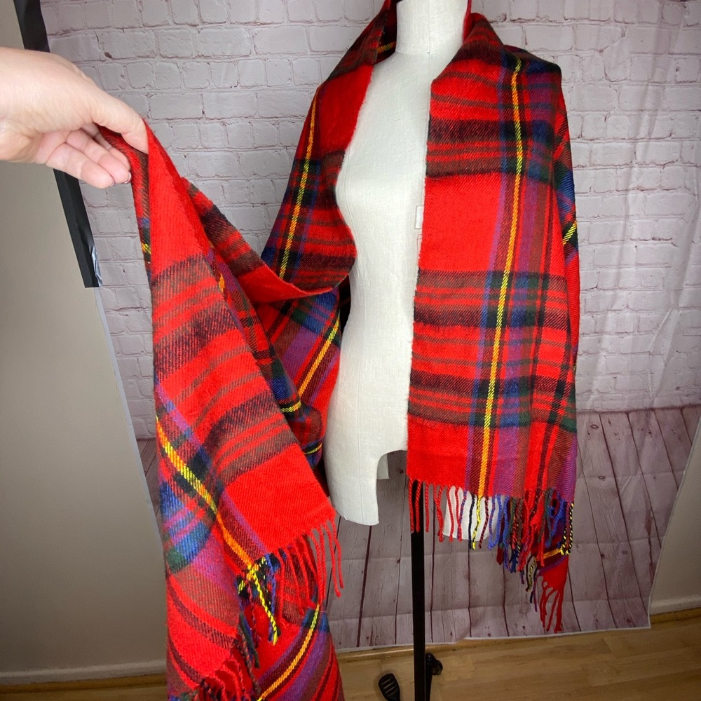 Famous Merona Check Wrap - Picture 3 of 6